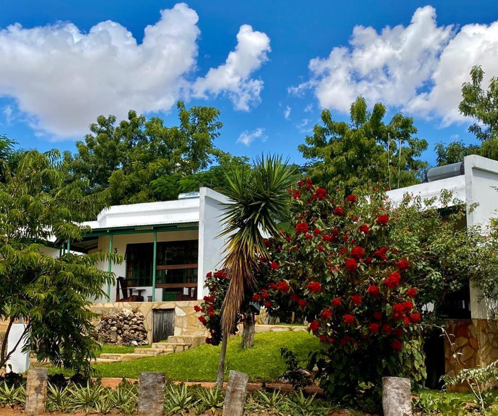 Tambuti Lodge Рунду Екстериор снимка