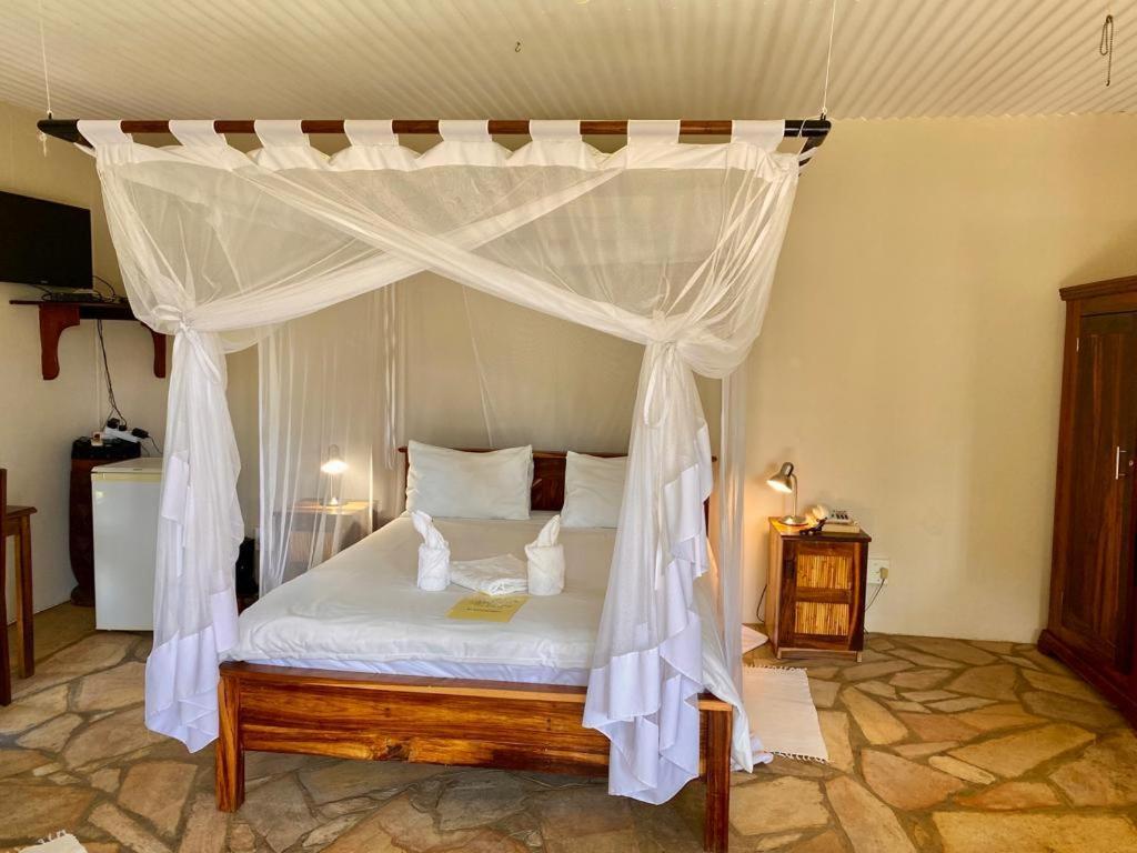 Tambuti Lodge Рунду Екстериор снимка