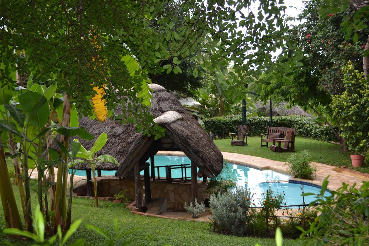 Tambuti Lodge Рунду Екстериор снимка