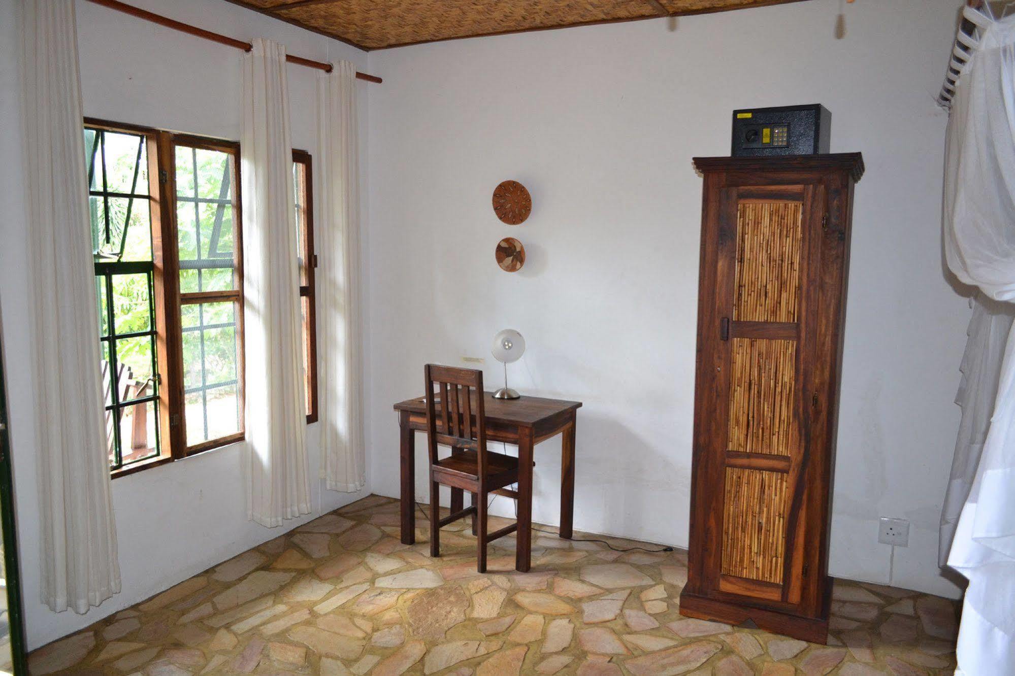 Tambuti Lodge Рунду Екстериор снимка