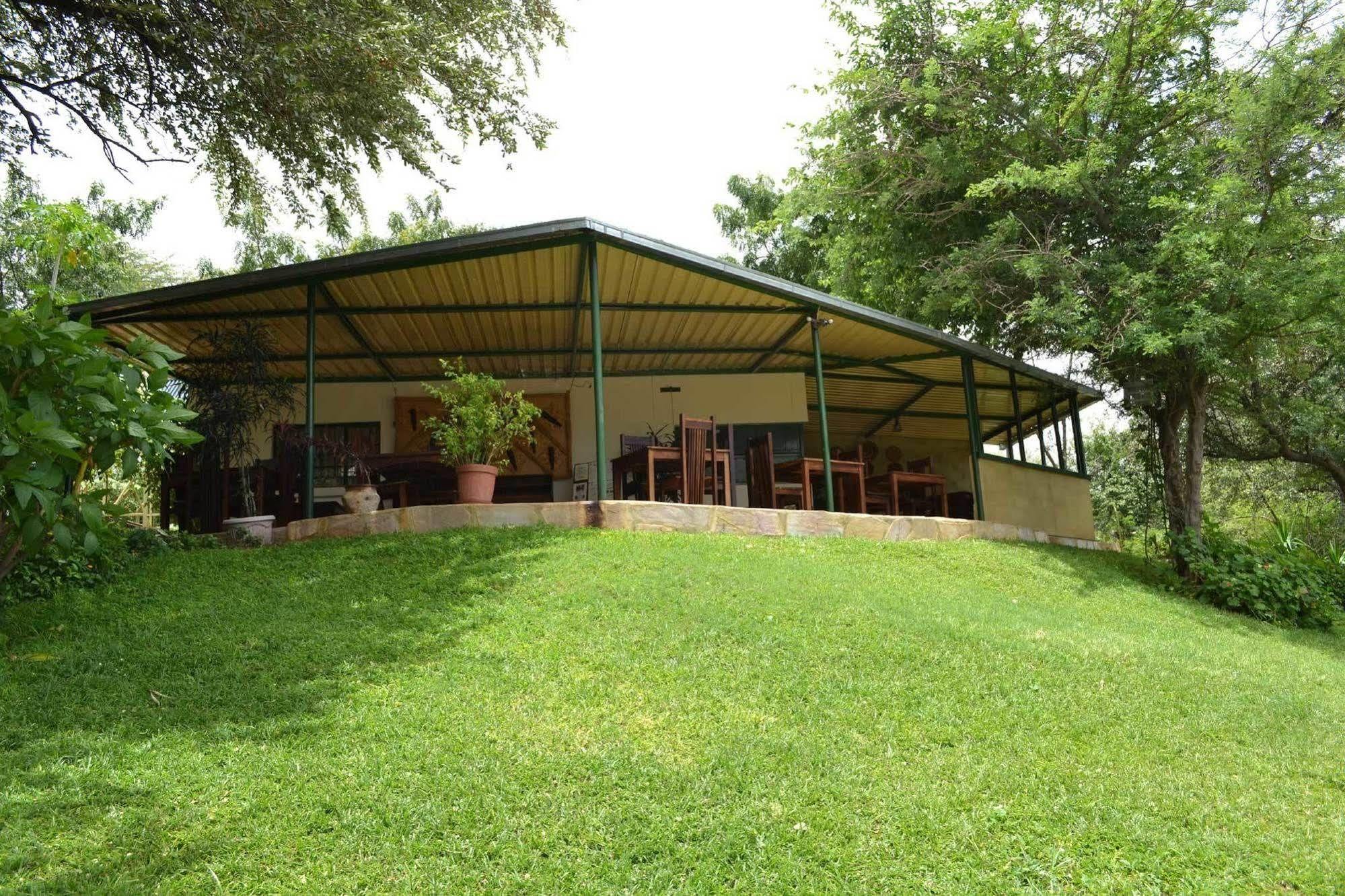Tambuti Lodge Рунду Екстериор снимка
